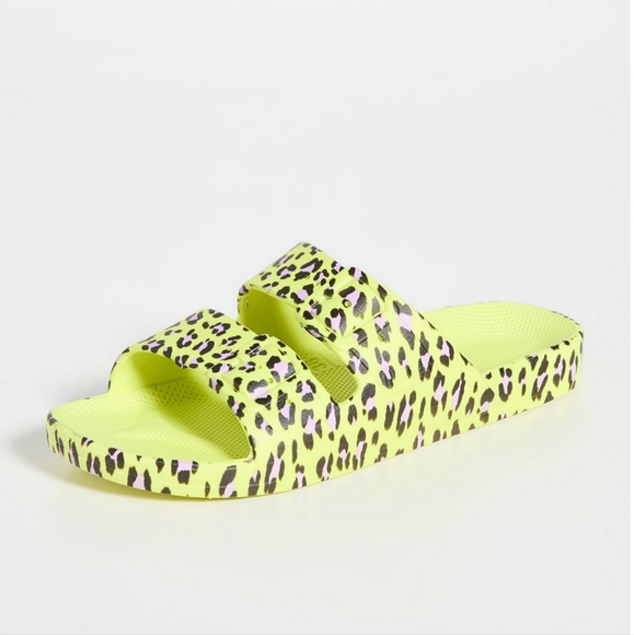 Brand New Freedom Moses-Moses Two Band Slides size 8/9 - Picture 3 of 9